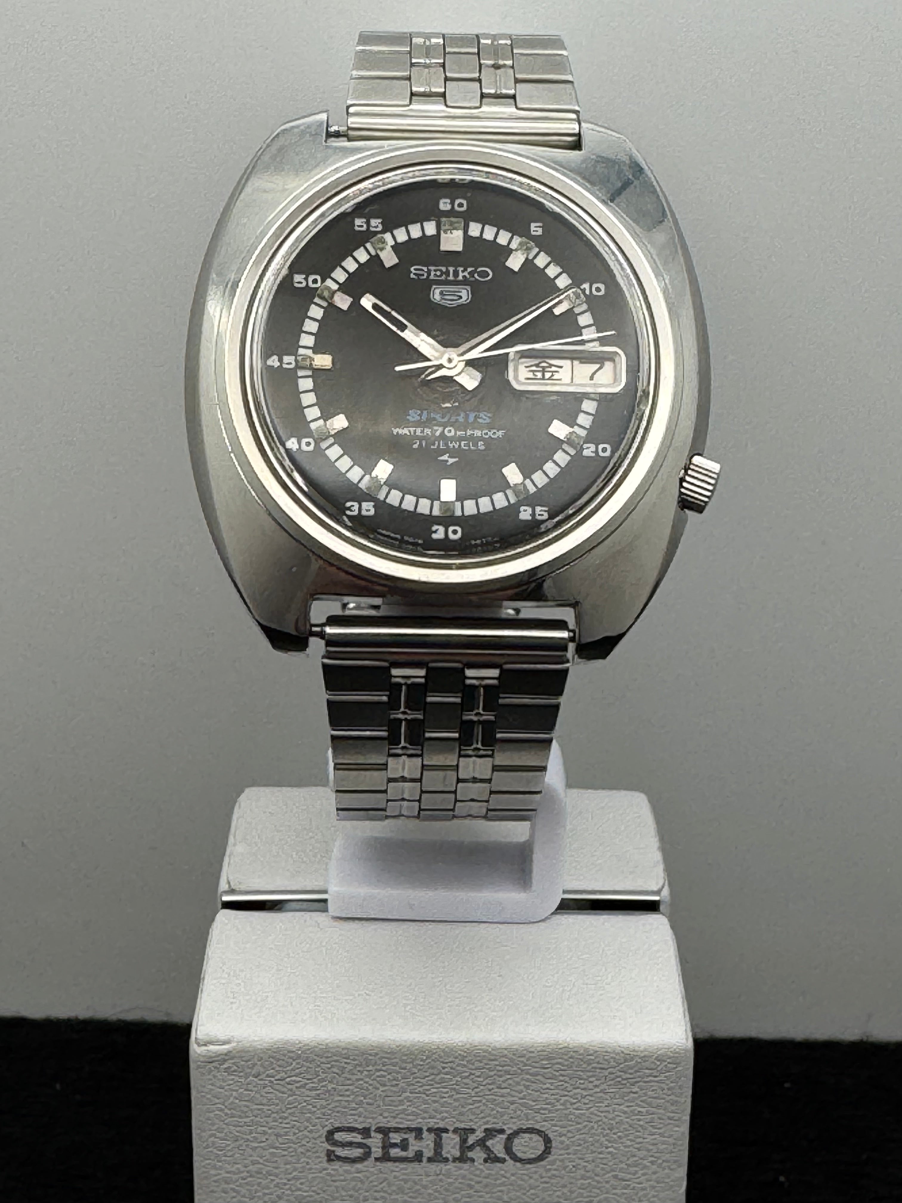 Seiko 5 Sports – Ref. 7019-7000 (November 1969, Japan) – Japanese