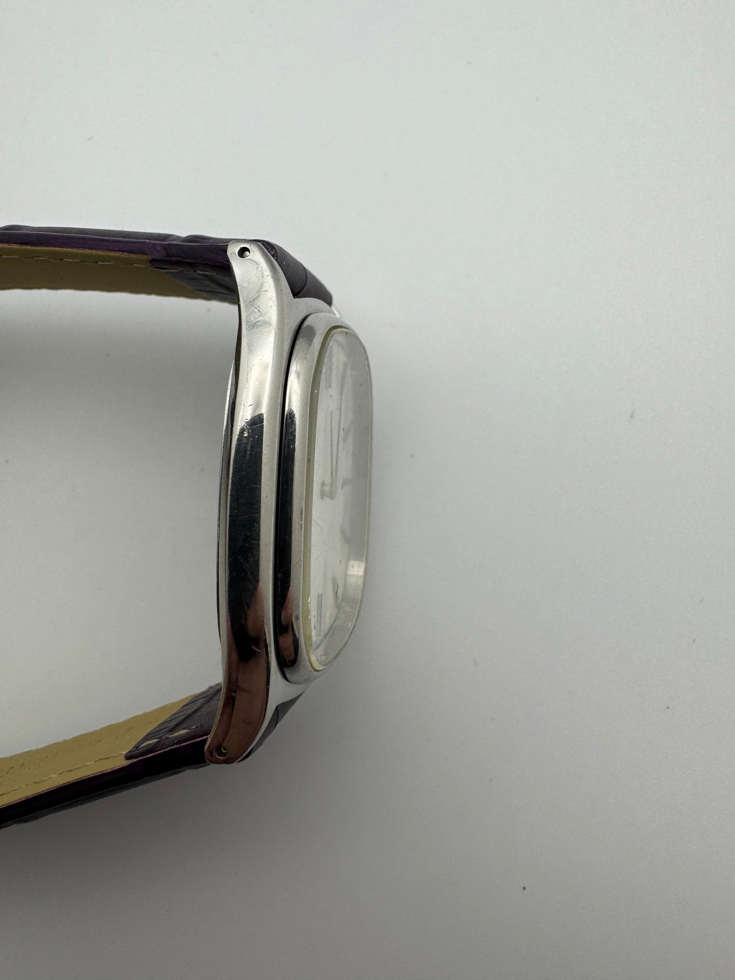 Seiko Handaufzug 2220-3530 (November 1975) – Silbernes Zifferblatt mit Patina