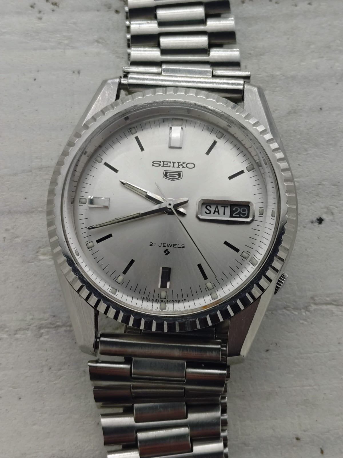 Seiko 5 – Réf. 6119-8031 – Calibre 6119, 21 rubis, Suwa Seikosha – lunette cannelée – juillet 1968 – fraîchement révisée