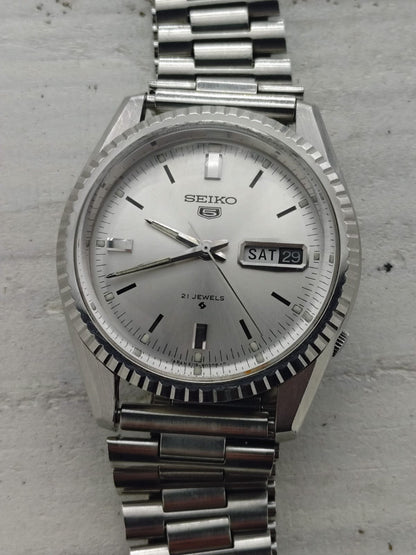 Seiko 5 – Réf. 6119-8031 – Calibre 6119, 21 rubis, Suwa Seikosha – lunette cannelée – juillet 1968 – fraîchement révisée
