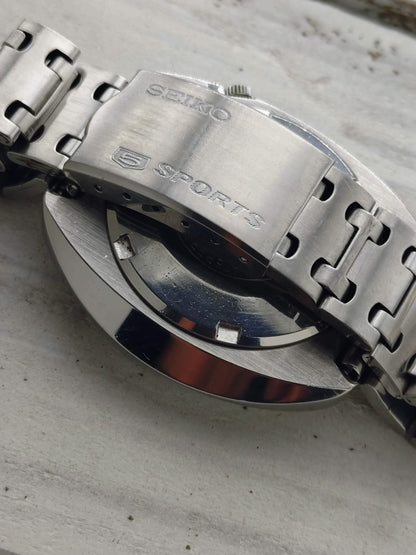 Seiko 5 Sports 6106-8560 – Feb. 1970 – blaues Dial, Originalband, revidiert