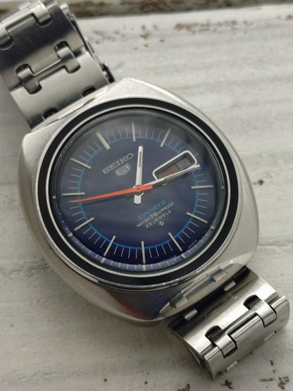 Seiko 5 Sports 6106-8560 – Feb. 1970 – blaues Dial, Originalband, revidiert