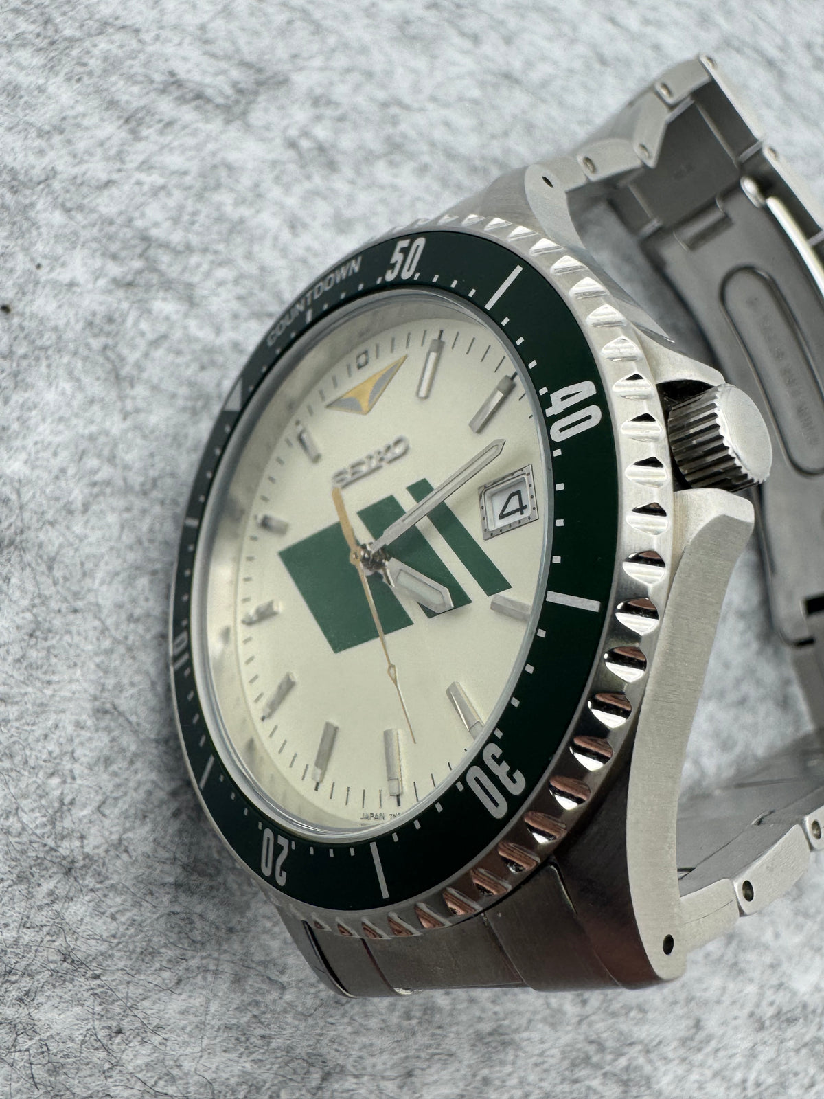Seiko × JR Série 185 – limitée à 300 exemplaires, n° 264 – Réf. 7N42-HBE0 – Bracelet d'origine