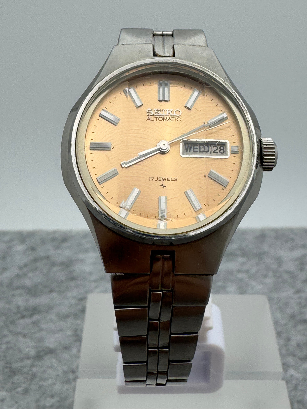 Seiko Automatic 2206-0580 Ladies Watch – Hi-Beat – October 1974 – Salmon Sunburst Dial