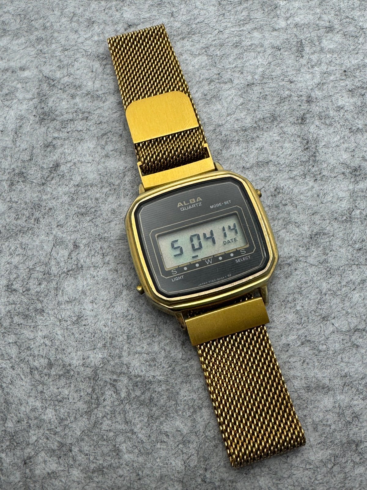 ALBA Quartz Y723-5000 – September 1989 – gold-plated digital watch with Milanese bracelet – serviced