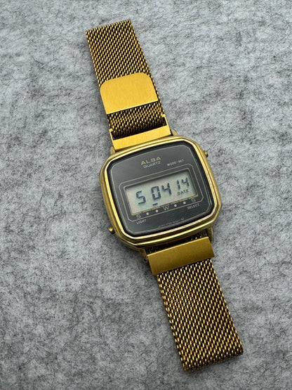 ALBA Quartz Y723-5000 – September 1989 – gold-plated digital watch with Milanese bracelet – serviced