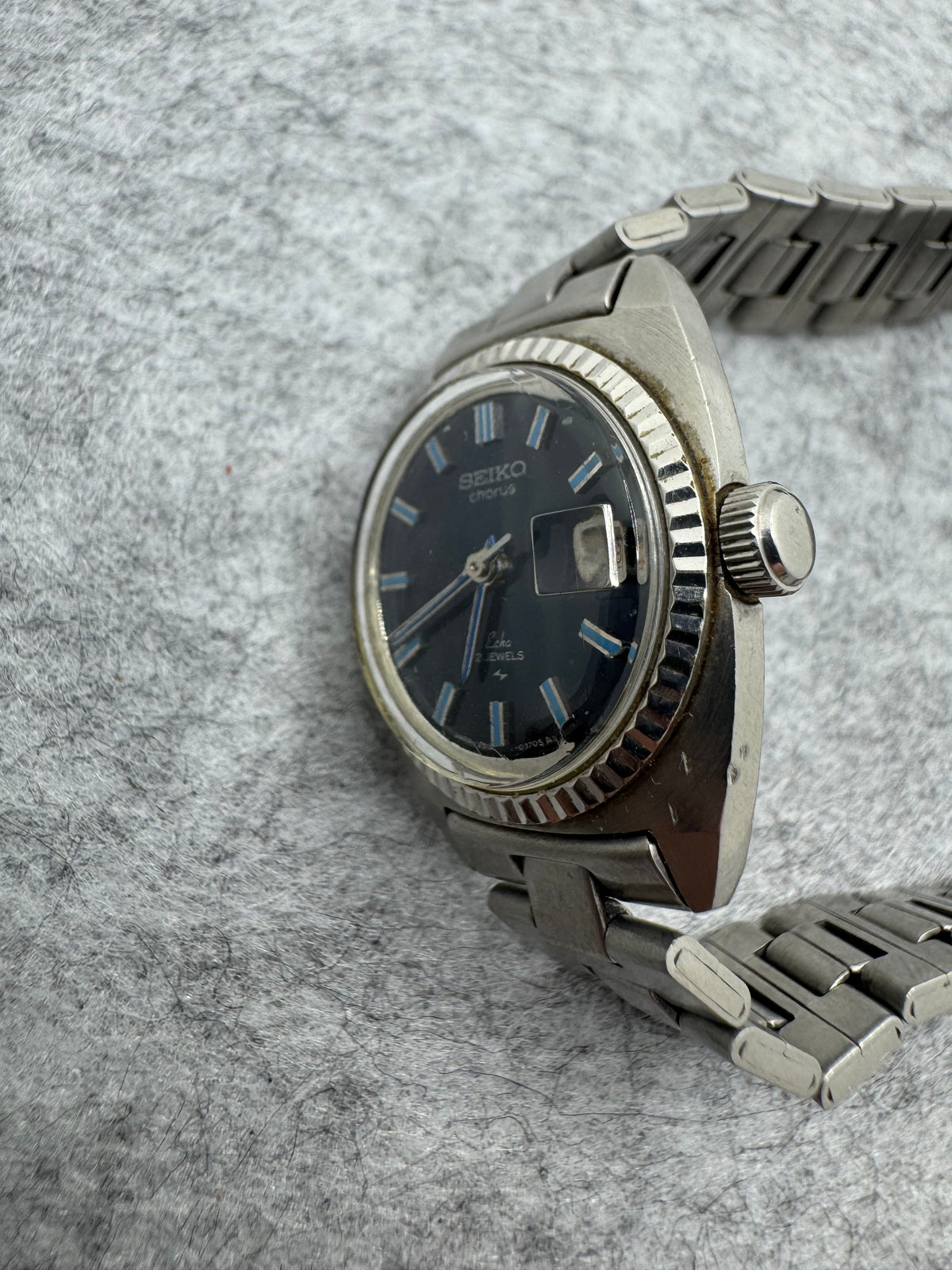 Seiko Chorus 2518-0130 – Manual winding – February 1969 – blue dial – Original bracelet