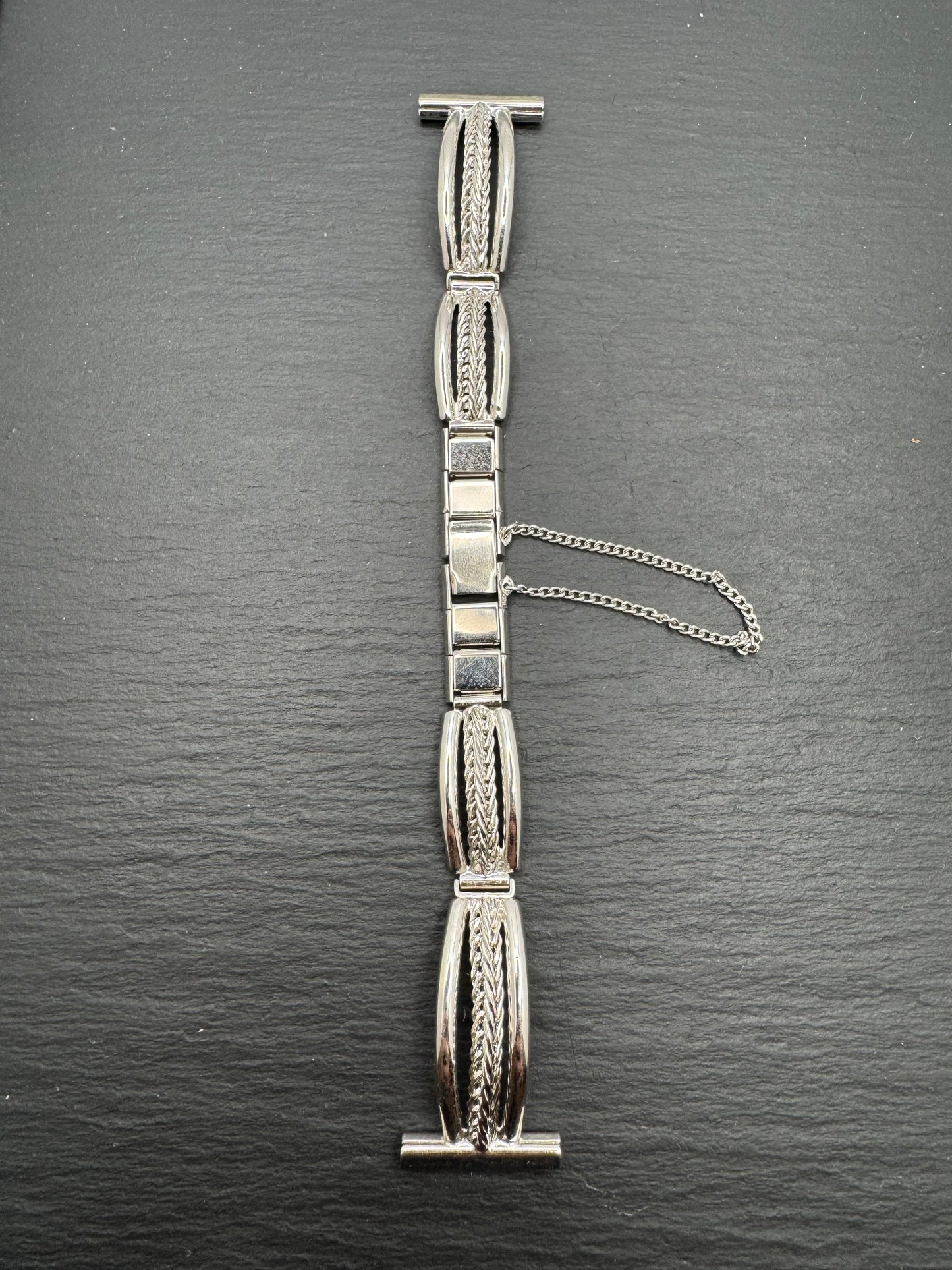TOEI CROWN WGP – Vintage Ornamental Link Band with Stretch Center, 18mm, White Gold Look, with Box (Japan)