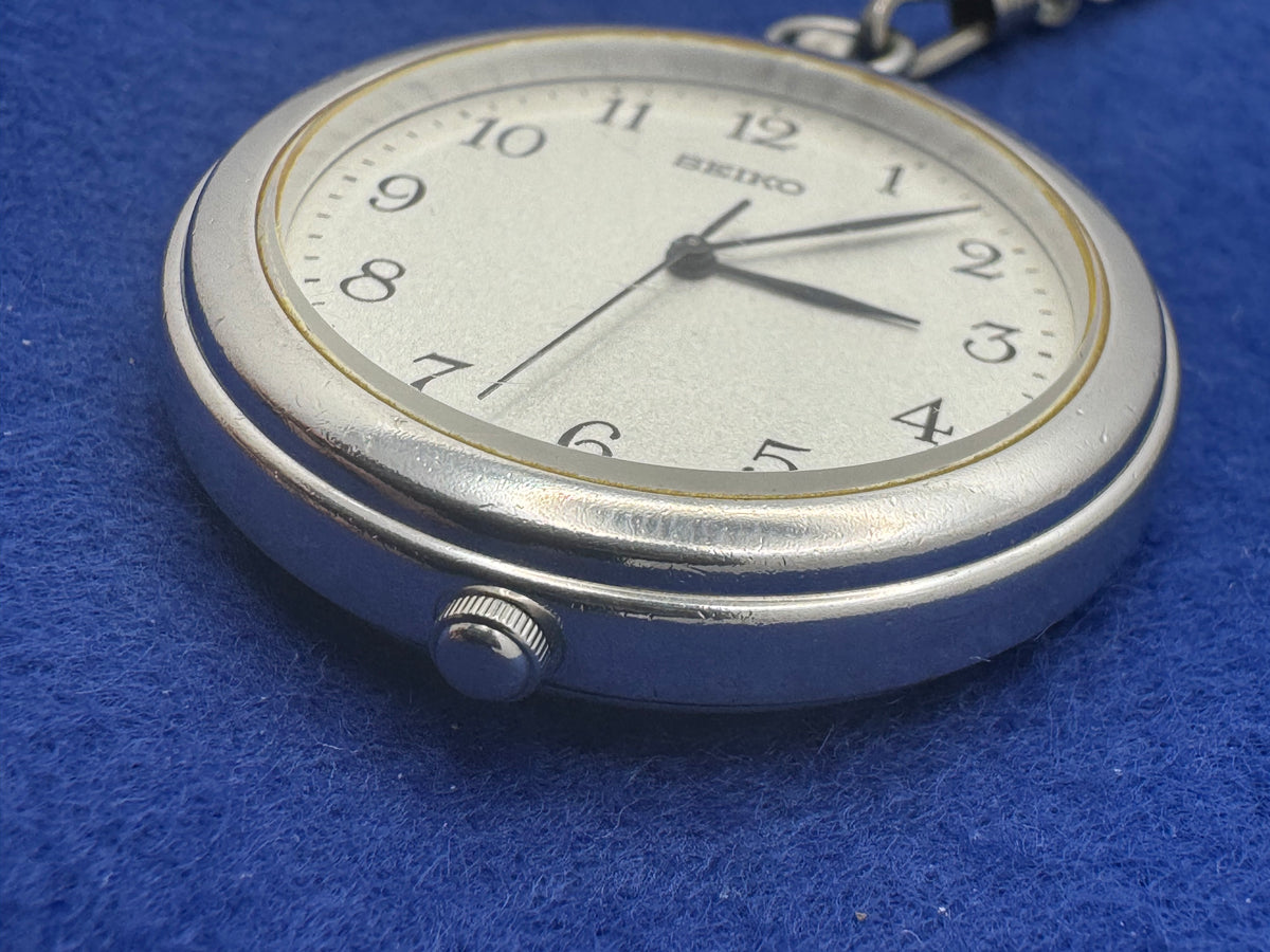 Seiko Taschenuhr Ref. 7N01-9A00 – November 1997 – mit Kette, Box und Anleitung – Werk neu ersetzt