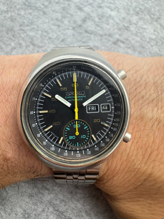 Seiko Automatic Chronograph - Cal. 6139 - Black Dial - Arabic/English Day-Date - Vintage 1970s