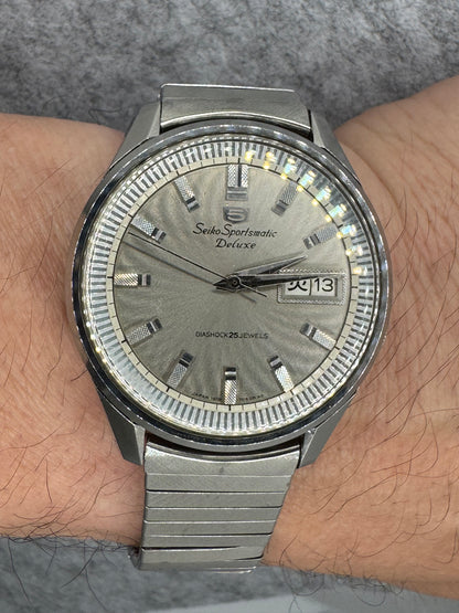 Seiko Sportsmatic Deluxe 7619-7010 - March 1966 - Diashock 25 Jewels, fluted bezel - Original band - freshly serviced