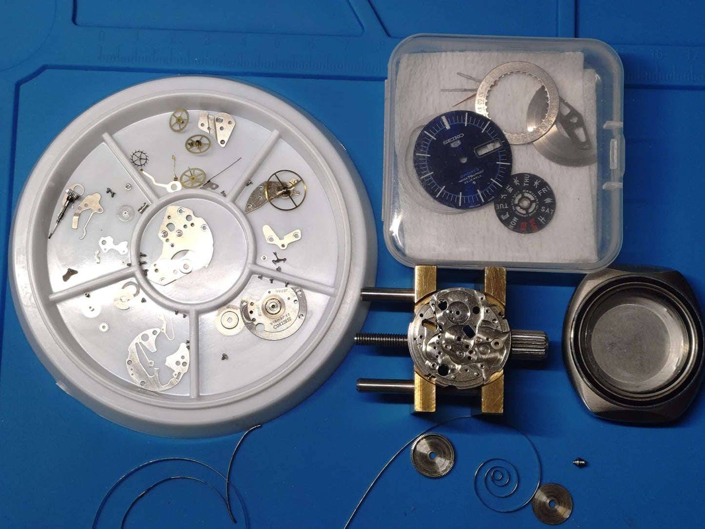 Seiko 5 Sports 6106-8560 – Feb. 1970 – blaues Dial, Originalband, revidiert