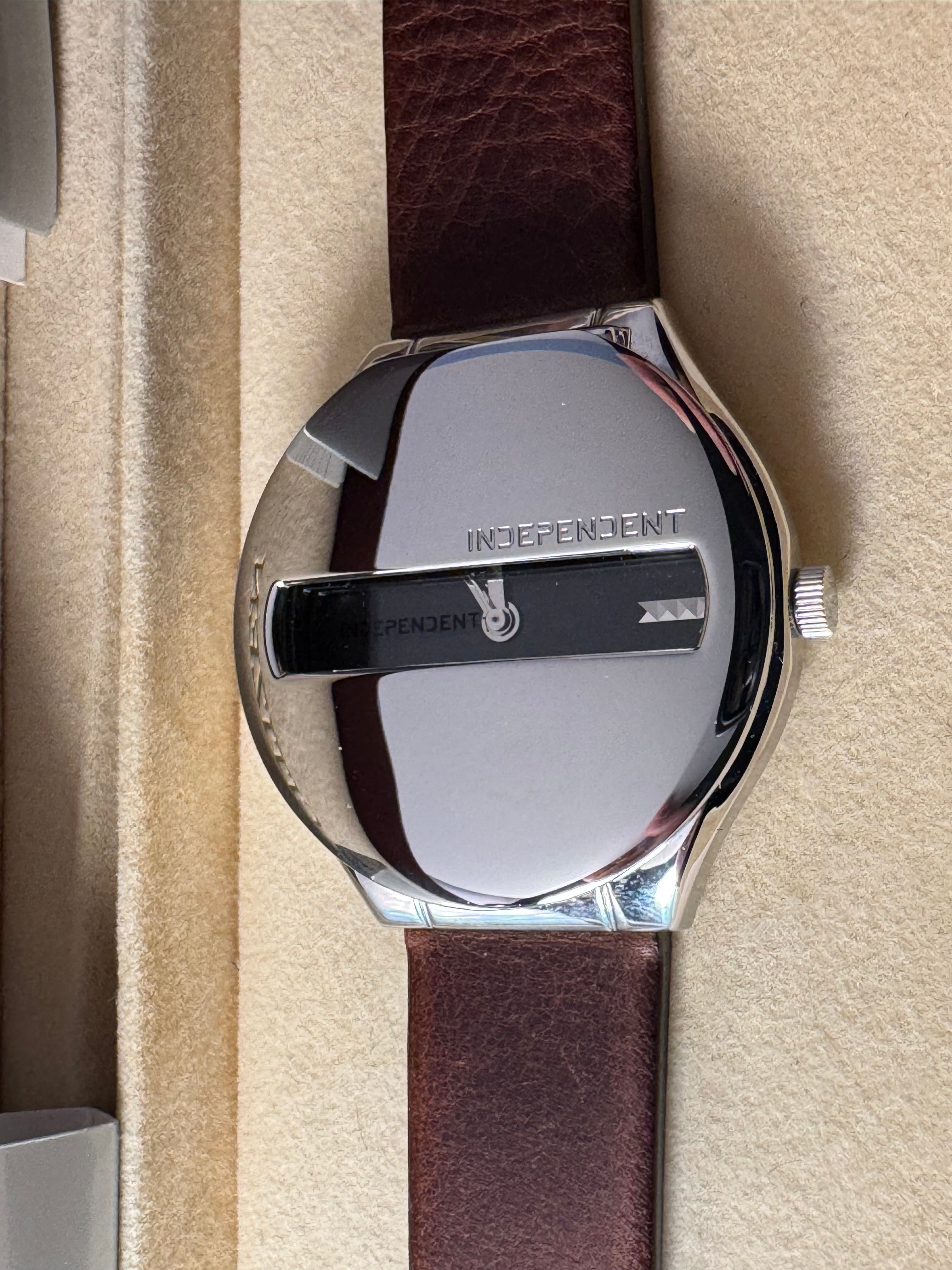 Citizen Independent – ​​Men's wristwatch (quartz) with hinged