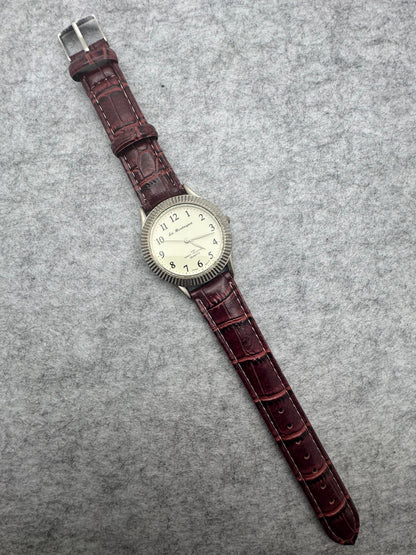 La Montagna Quartz (JDM) – Japanese movement, 30 m – fluted bezel, easy-to-read dial