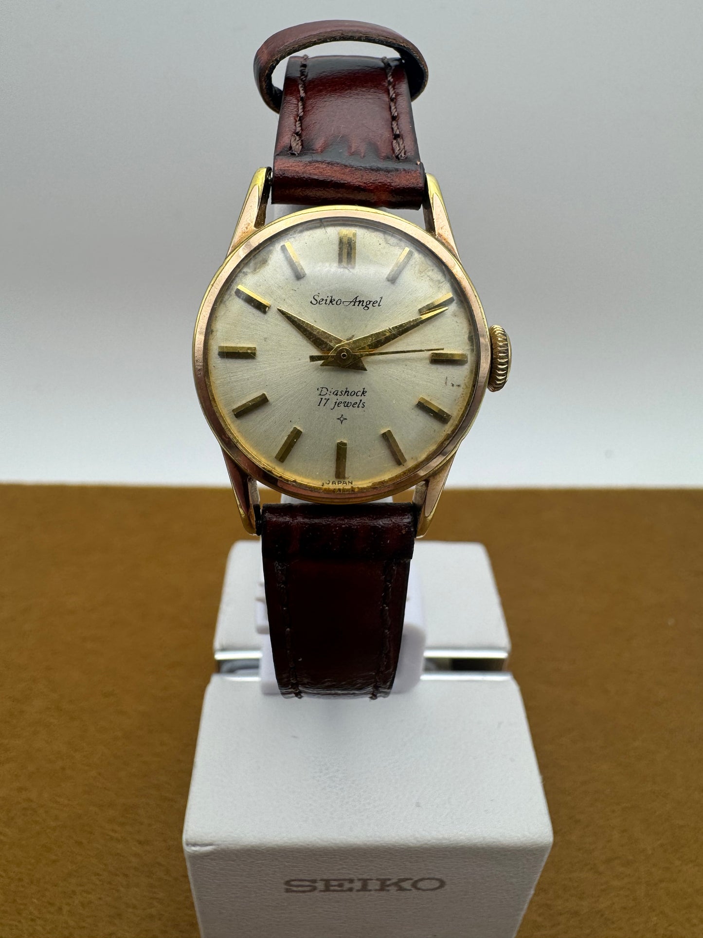 Seiko Angel – Diashock 17 Jewels – Handaufzug Damenarmbanduhr (September 1962)