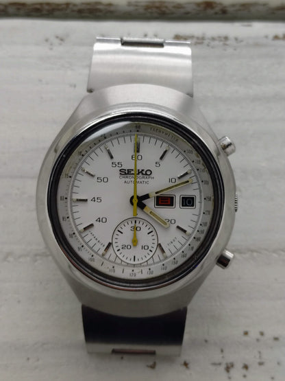 Seiko 6139 "Helmet" Automatic Chronograph – very rare white variant with yellow indices – fully serviced (2026) – original Seiko steel bracelet – non-model-correct case back
