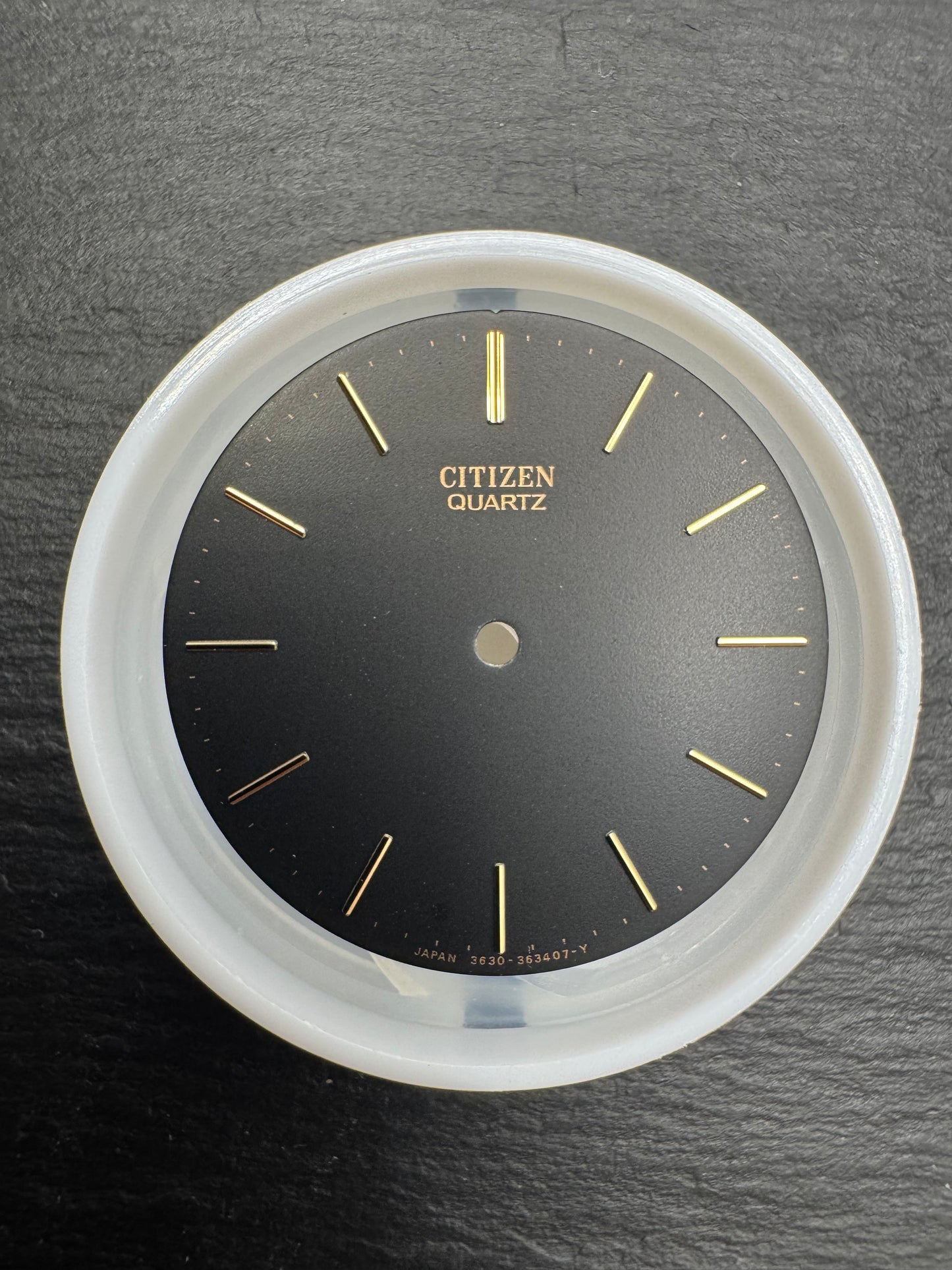 Citizen Original Dial 3630-363407 "Citizen Quartz" (Black/Gold, applied indices) – NOS