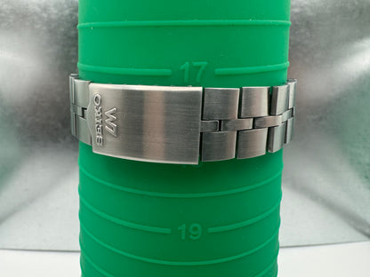 Seiko Lord Matic 5606-7270 – Blue &amp; Gold Dial – August 1973 (Suwa Factory)