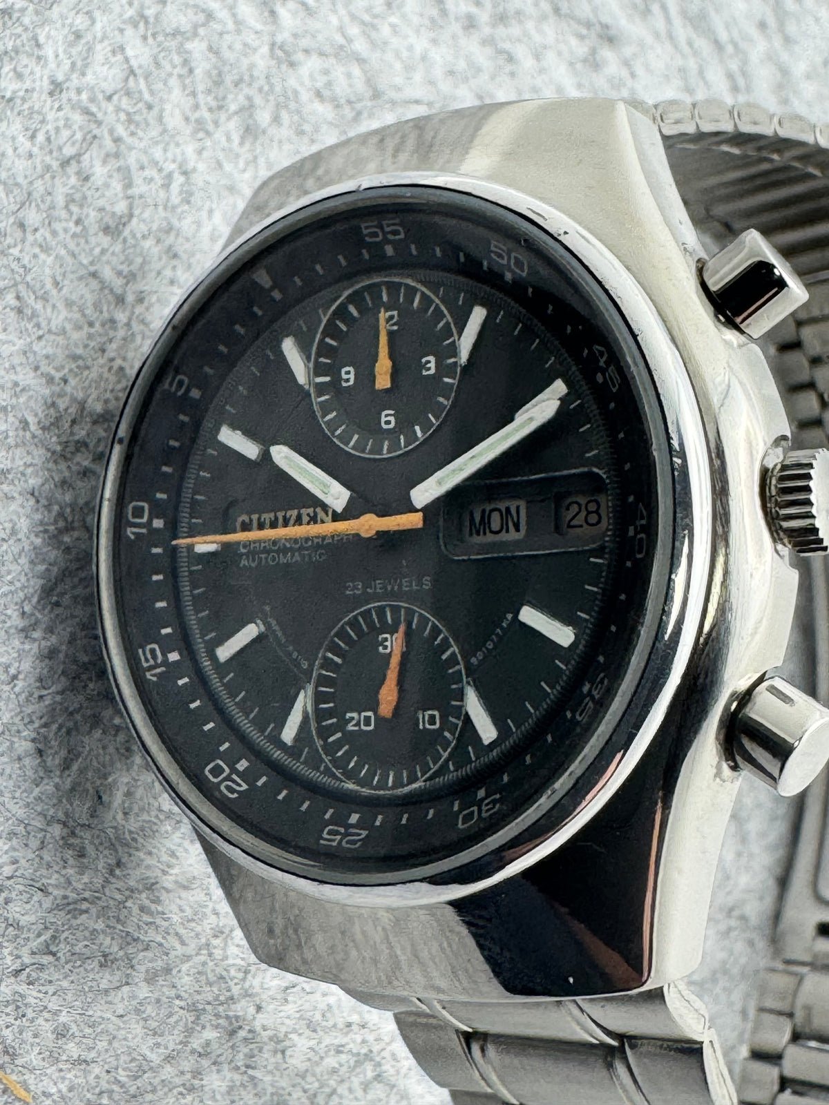 Citizen Chronograph Automatic – Caliber 8110 – Day/Date, Inner Rotating Bezel – October 1970 - Original Steel Bracelet