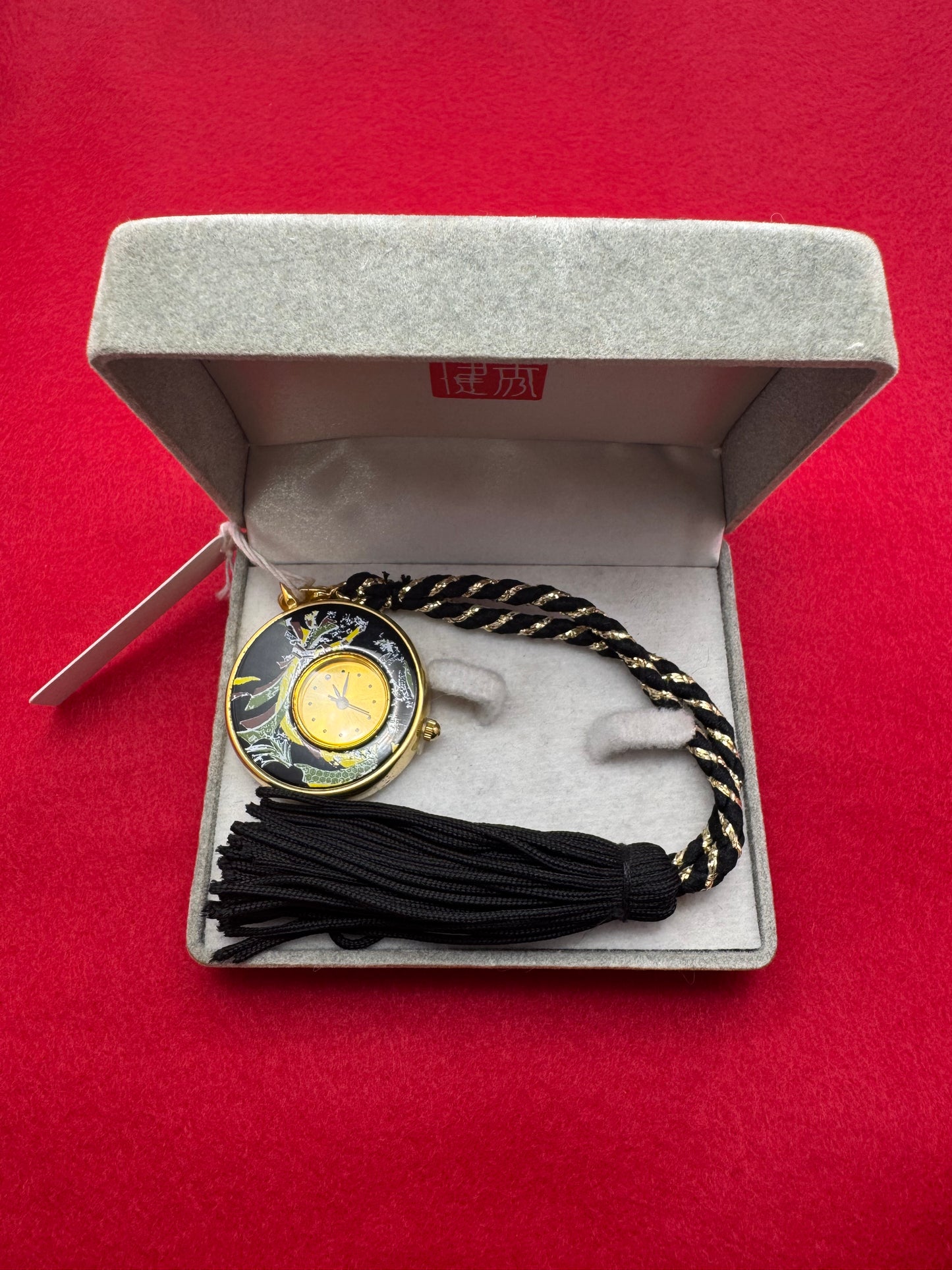 Kenjo Japanisches Email-Taschenuhr-Anhänger mit Kordel (Vintage) - NOS