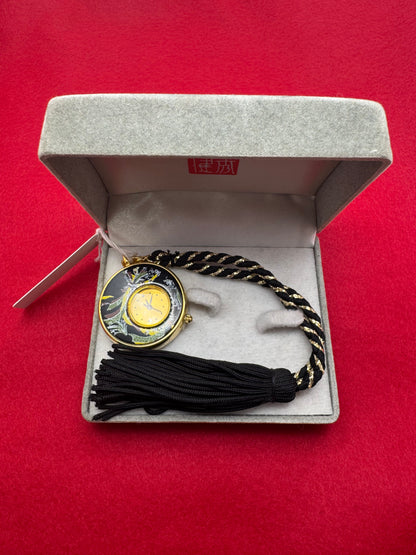 Kenjo Japanisches Email-Taschenuhr-Anhänger mit Kordel (Vintage) - NOS