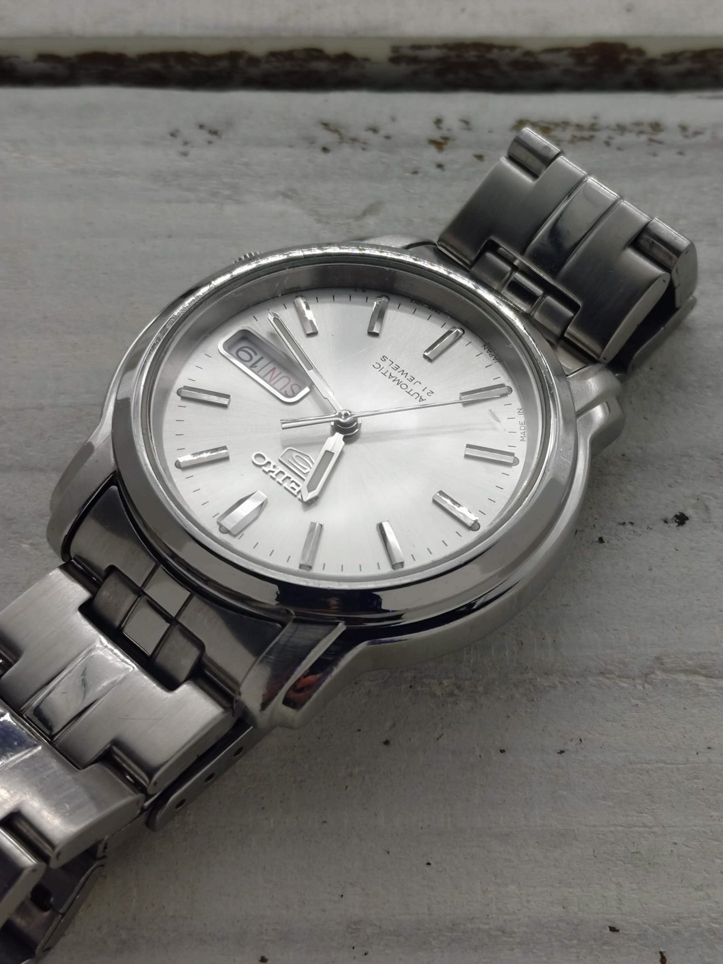 Seiko 5 Automatic SNKL81 (7S26-03S0) -ca. 2005-2010 – Silbernes Sunburst-Zifferblatt & Tag/Datum – 21 Jewels, Made in Japan