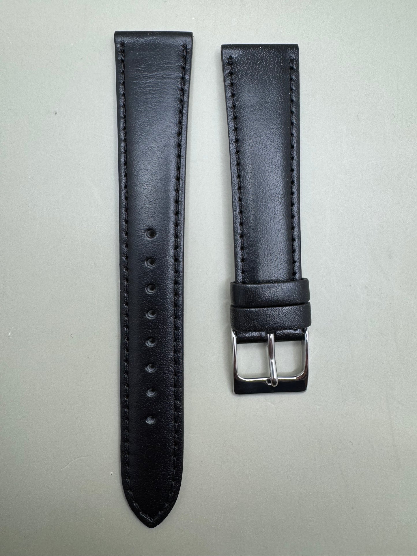 Original Seiko Lederarmband DX59A (18–15 mm) - schwarz mit silberfarbener Dornschließe (JDM)