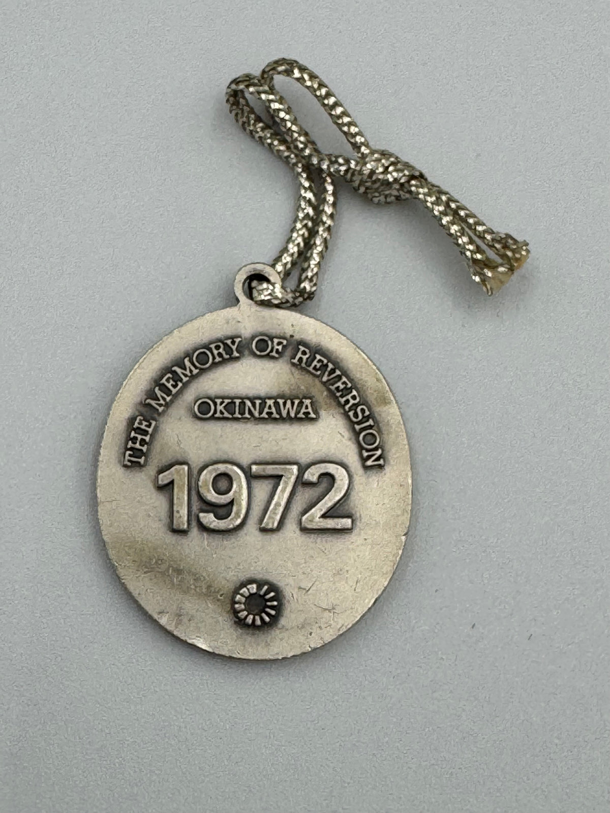 Citizen "The Memory of Reversion – Okinawa 1972" – 920 silver, relief dial – Complete set with cassette and commemorative medal in NOS (New Old Stock) condition (Ref. 6700-673310 YO, May 1972)