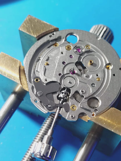 Rarity: TAKUMiSM Shinshu TEC0100W – No. 145 of 150 – built by Japanese master watchmakers – practically unobtainable in Europe