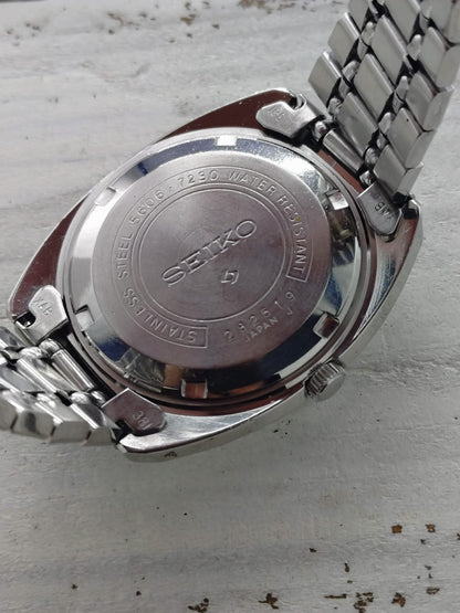 Seiko Lord Matic 5606-7230 – Calibre 5606, 25 rubis, Suwa Seikosha – cadran bleu, verre à neuf facettes, bracelet en acier d'origine – août 1972 – révisée récemment