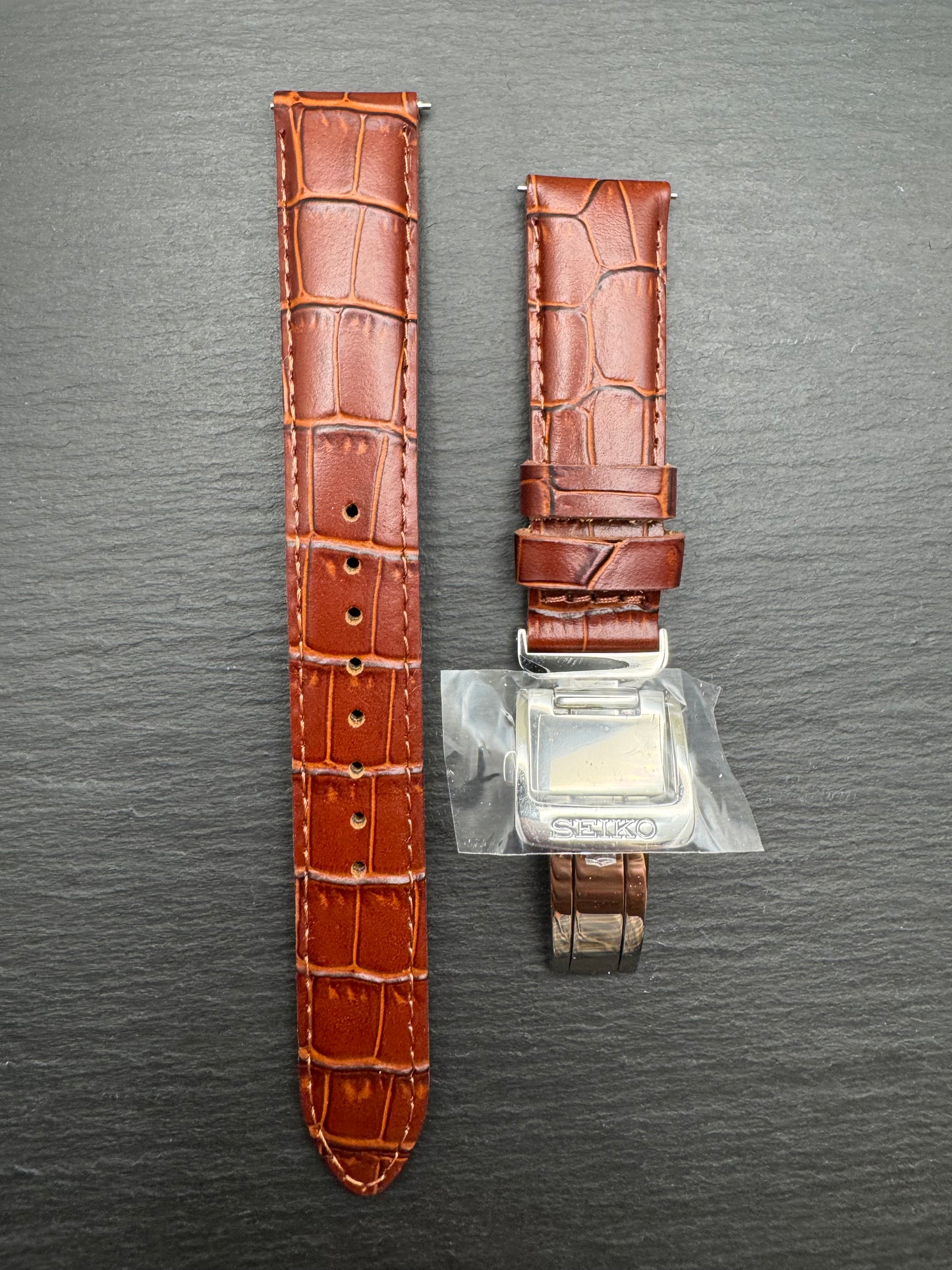 Original Seiko Armband RS05C18BN 18-16   – 18 mm, Kalbsleder mit Krokodilprägung, braun, Faltschließe (JDM)