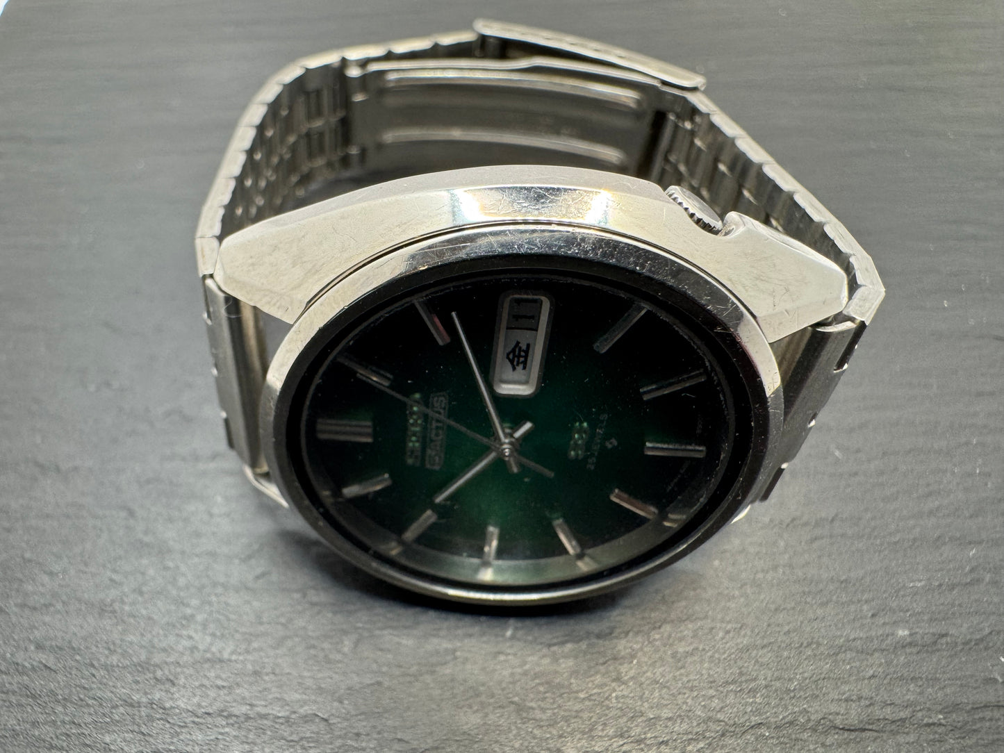 Seiko 5 Actus SS 6106-8660 – September 1974 – Green Sunburst – 25 Jewels – JDM Vintage – revidiert