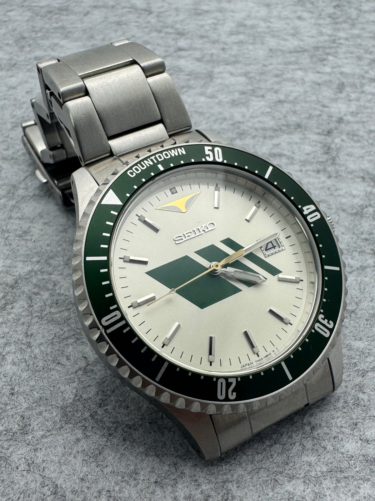 Seiko × JR Série 185 – limitée à 300 exemplaires, n° 264 – Réf. 7N42-HBE0 – Bracelet d'origine