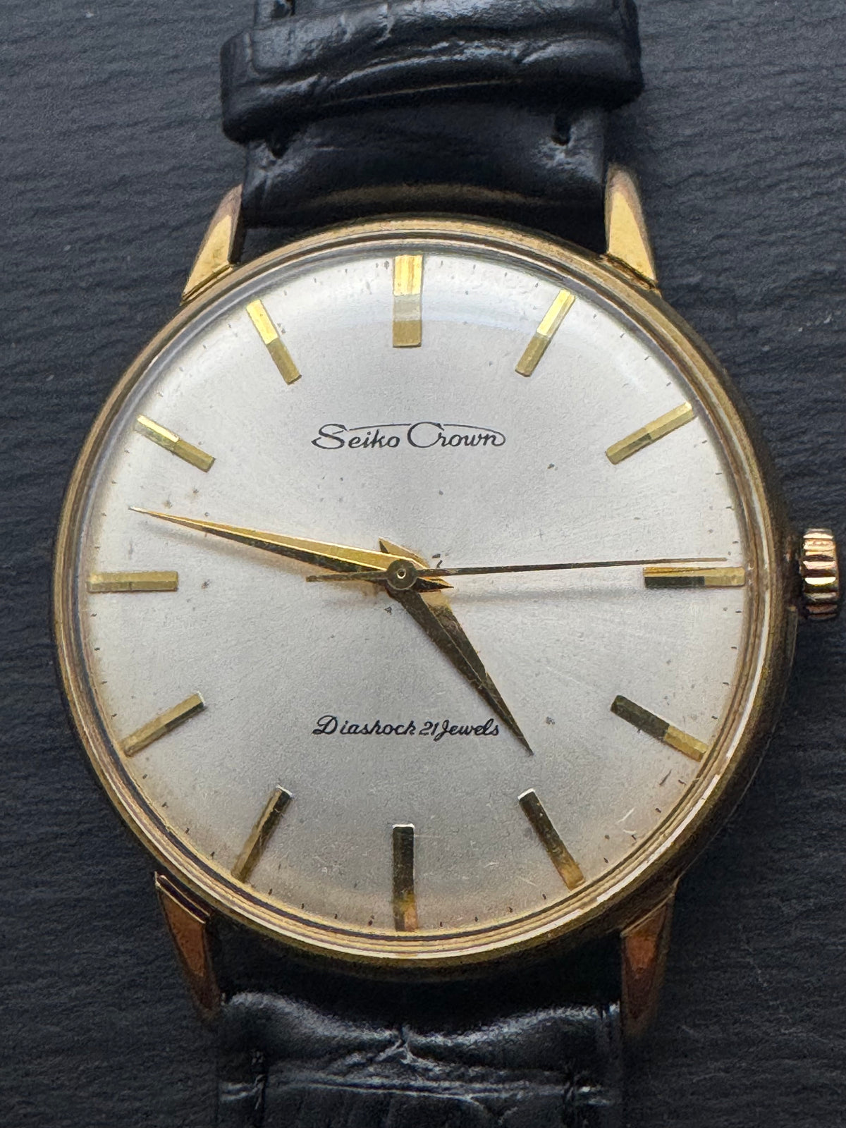 Seiko Crown « Diashock 21 Jewels » – Réf. J15003E – Calibre 560, remontage manuel – boîtier plaqué or, début des années 1960 – fraîchement révisée