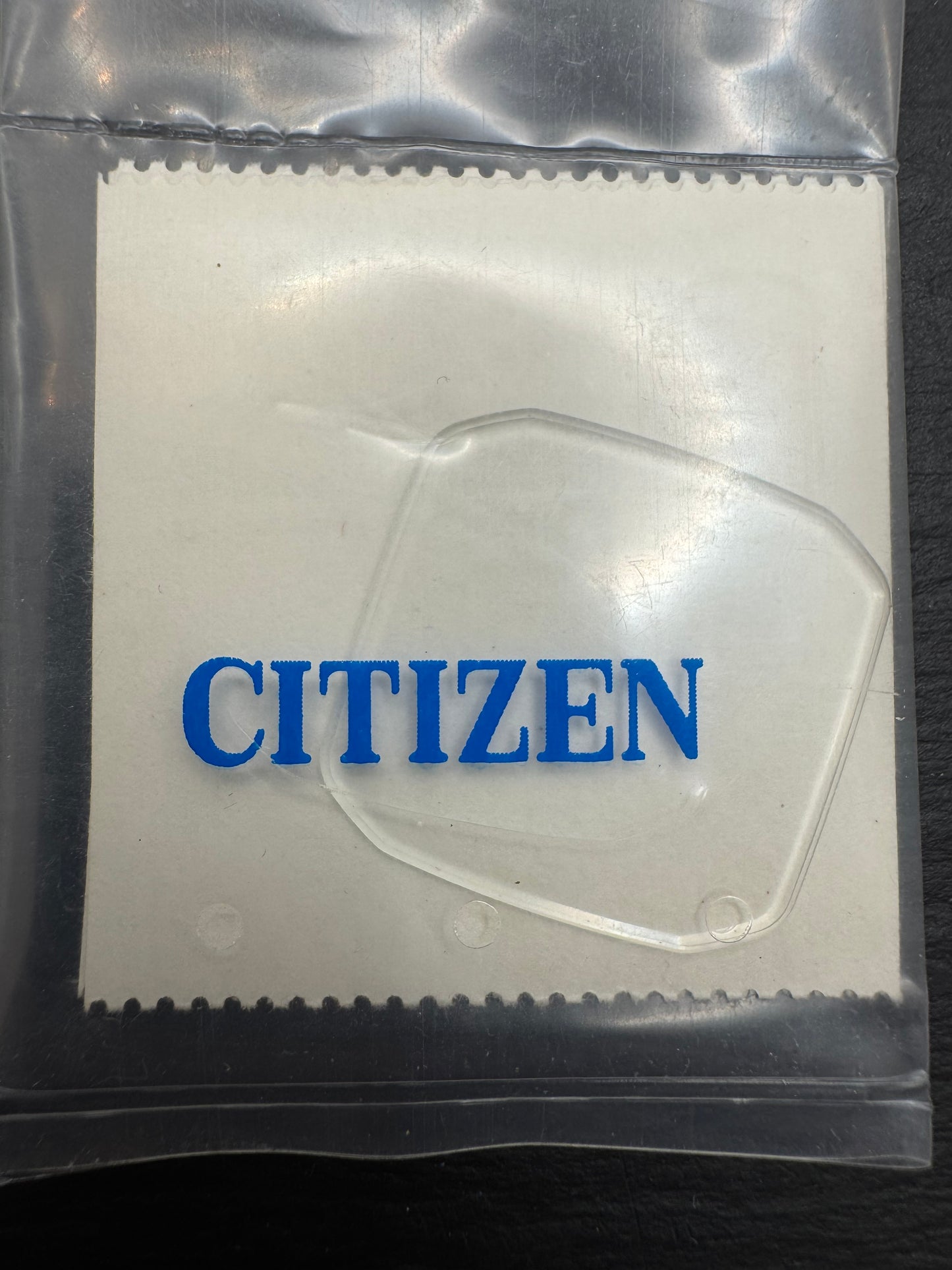 Citizen Watch Glass 54-95640 – 24.9 × 23.8 mm – square – Crystal Glass (Mineral Glass) including original gasket – Vintage Watch Glass – NOS