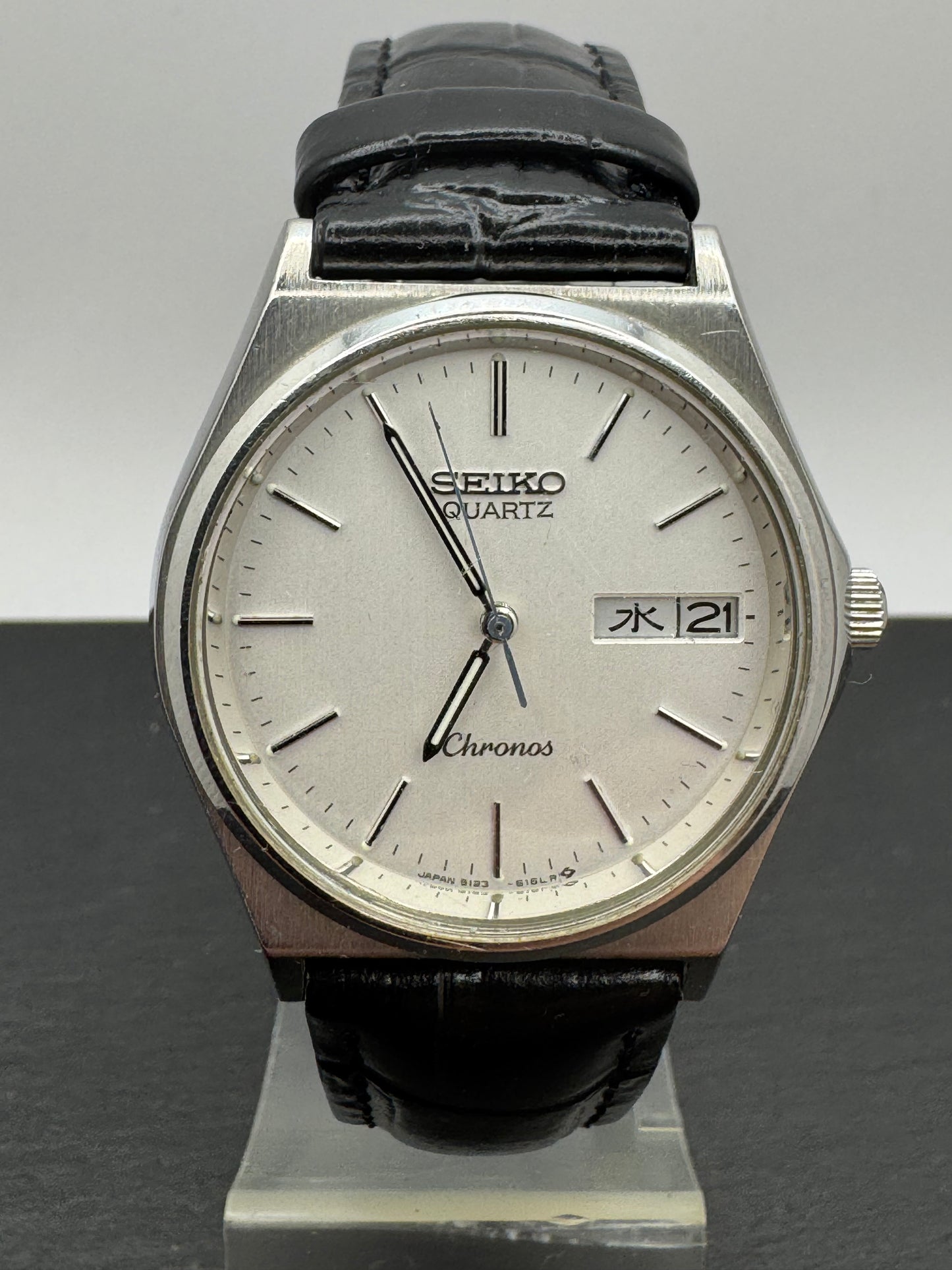 Seiko Chronos Quartz 8123-6130 (Juni 1976) – frühe japanische Quarzklassik in eleganter Linienführung