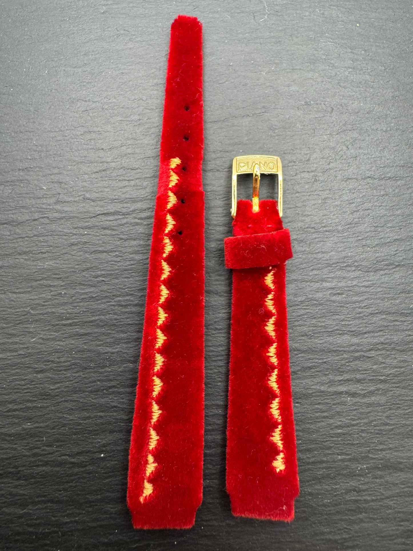 PIANO - Vintage NOS velvet/velour ribbon in red with gold decorative stitching, 12.5 mm, signed clasp, with box (Japan)