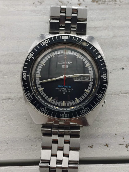 Seiko 5 Sports 6106-8120 – Kaliber 6106, Suwa Seikosha – drehbare Lünette, „Water 70 Proof" – September 1968 – frisch revidiert