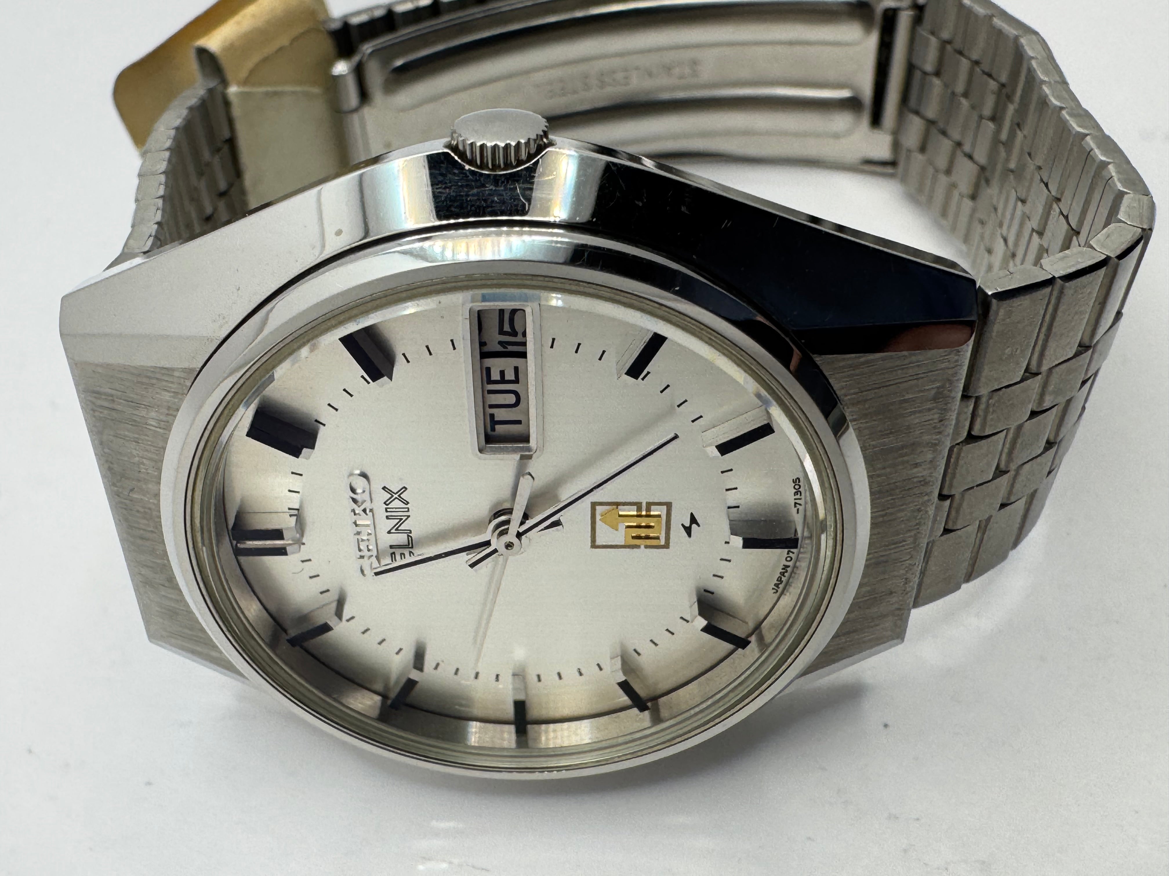 Seiko ELNIX Ref. 0703-7110 · Silver Sunburst Dial · May 1975 · JDM