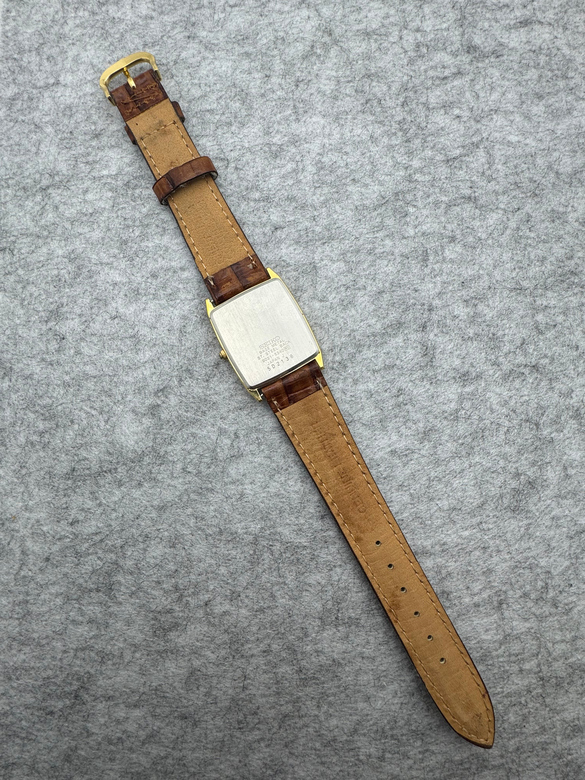 Seiko Quartz 9021-5340 – December 1985 – square, gold-colored – only 5.3 mm high – freshly serviced