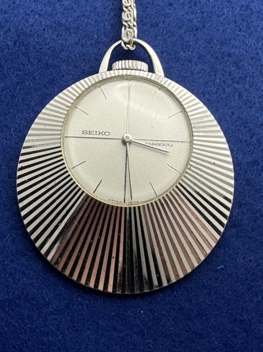 Montre pendentif Seiko Réf. 21-7050 – Remontage manuel – Février 1977 – AWGP – Vintage Japon