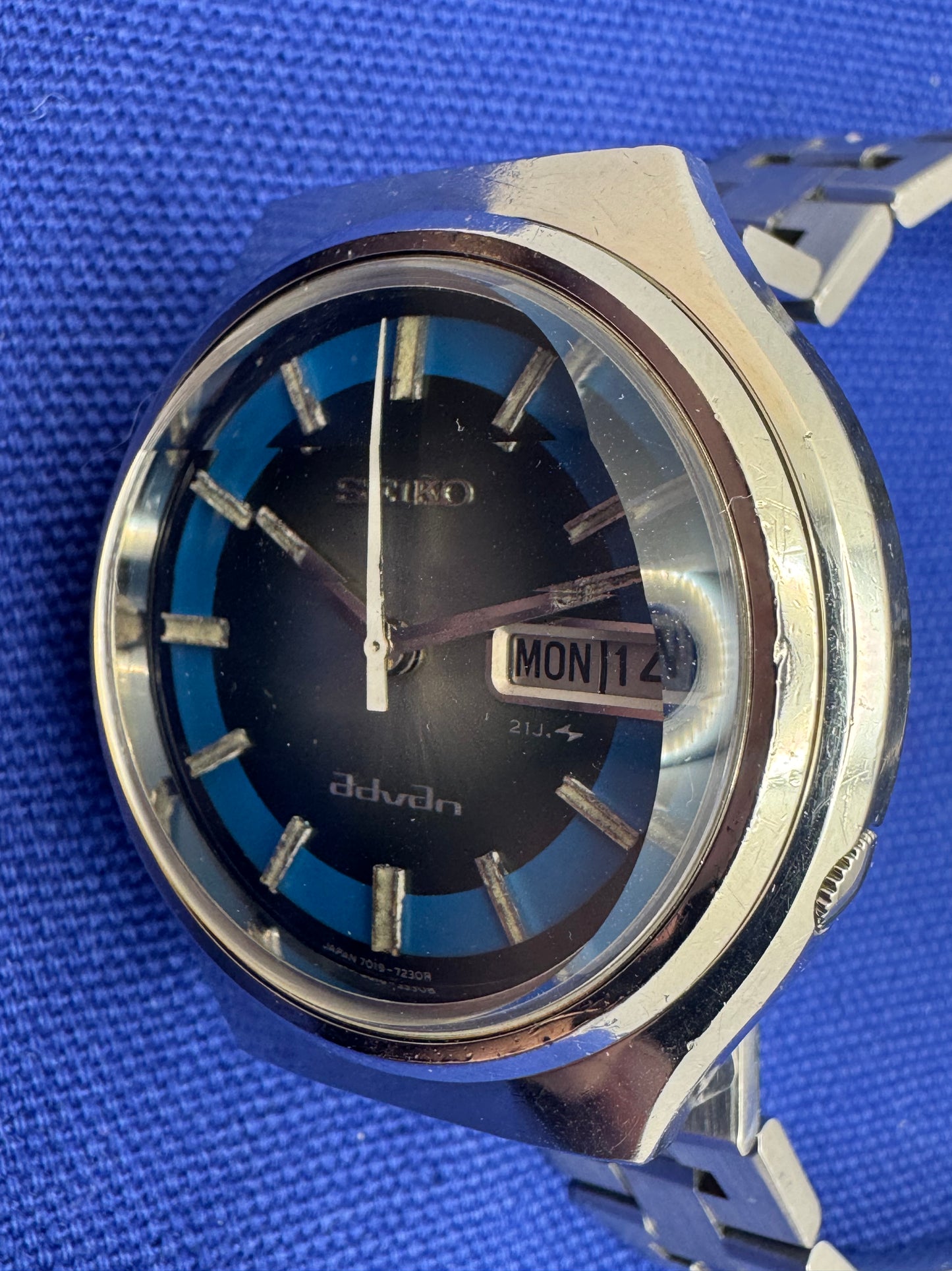 Seiko Advan 7019-7220 – ikonisches 70er Design und frische Revision (November 1972)