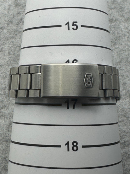 Seiko King Quartz 4822-8110 – April 1977 – römische Ziffern, cremefarbenes Zifferblatt – Originalarmband