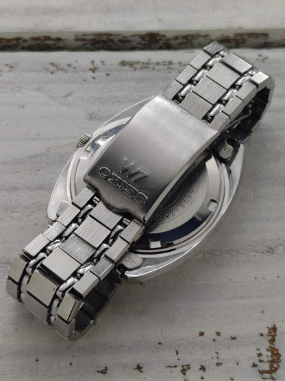 Seiko Lord Matic 5606-7230 – Calibre 5606, 25 rubis, Suwa Seikosha – cadran bleu, verre à neuf facettes, bracelet en acier d'origine – août 1972 – révisée récemment