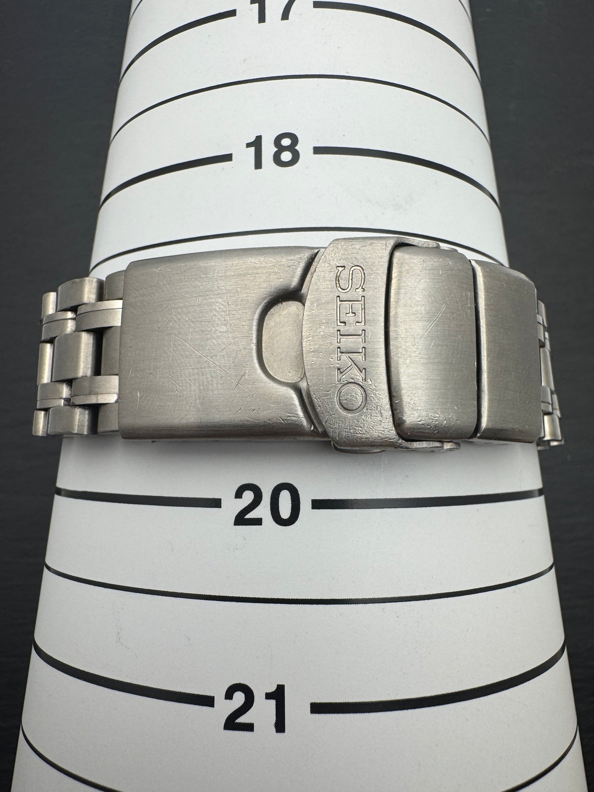 Seiko Kinetic Titanium Scuba 200 m – Ref. 5M63-0B40 – Caliber 5M63, titanium, diver's bezel – June 2006