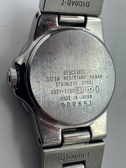 Seiko Lucia Quarz-Damenuhr (Ref. 4N21-1180), Dezember 1999, silbernes Zifferblatt, Original-Stahlarmband mit Ersatzgliedern