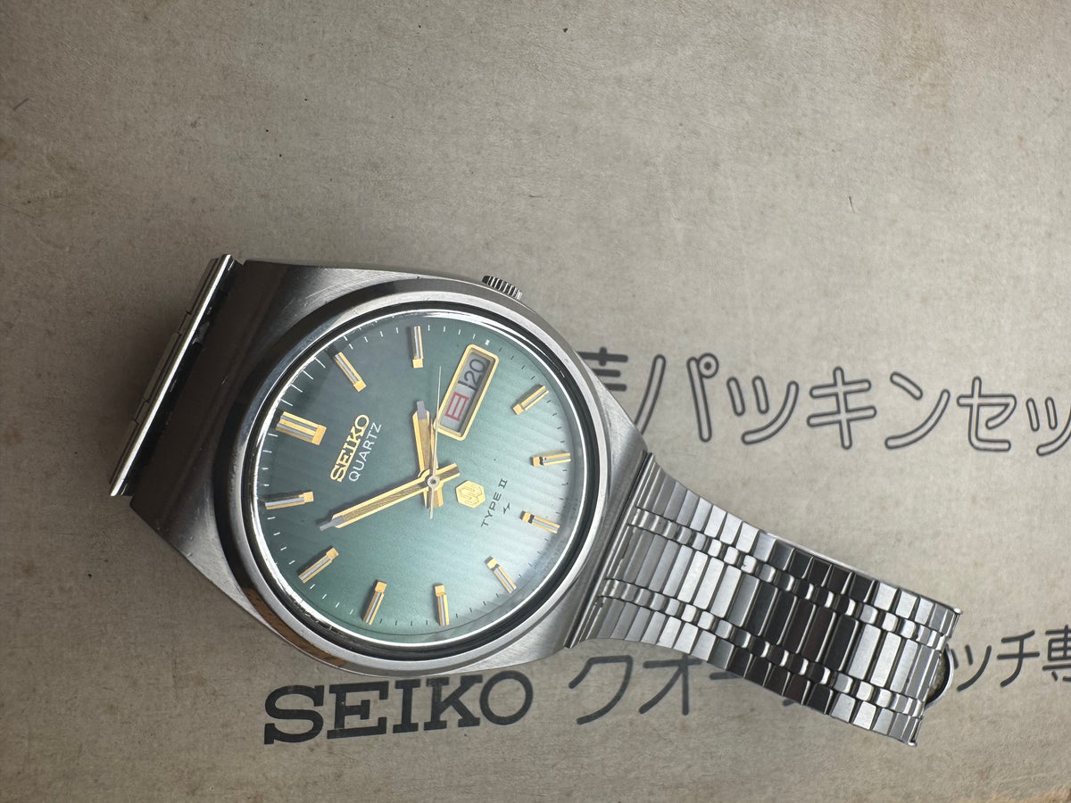 Seiko Quartz Type II – Réf. 4623-8030 – Calibre 4623, Daini Seikosha – cadran dégradé vert – janvier 1977