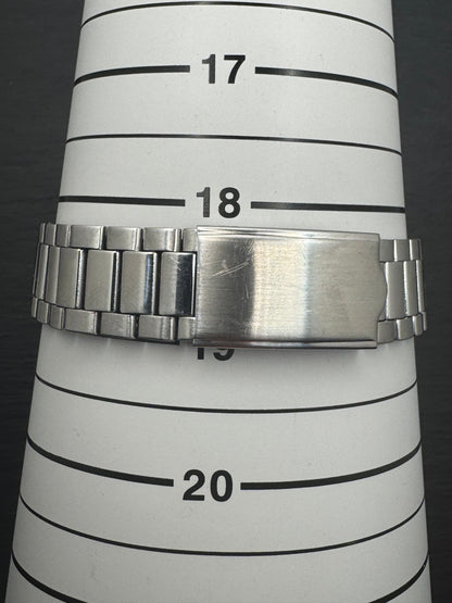 Seiko 5 Automatic 7009-3040 – Graues Sunburst-Zifferblatt & Tag/Datum – 17 Jewels, September 1982