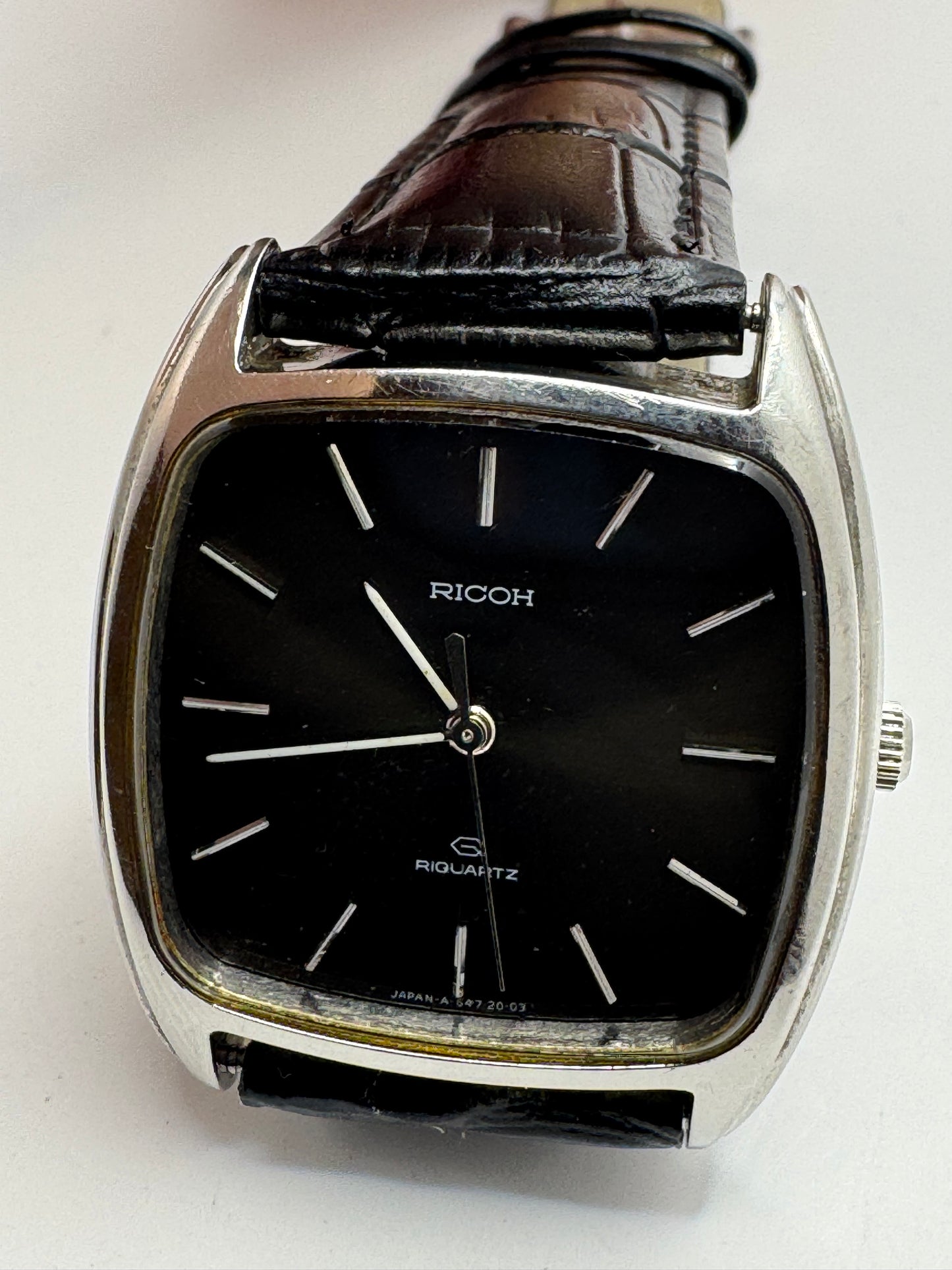 Ricoh Riquartz Vintage Dress Watch – Cushion Case – Black Dial – 1970er Jahre / Japan