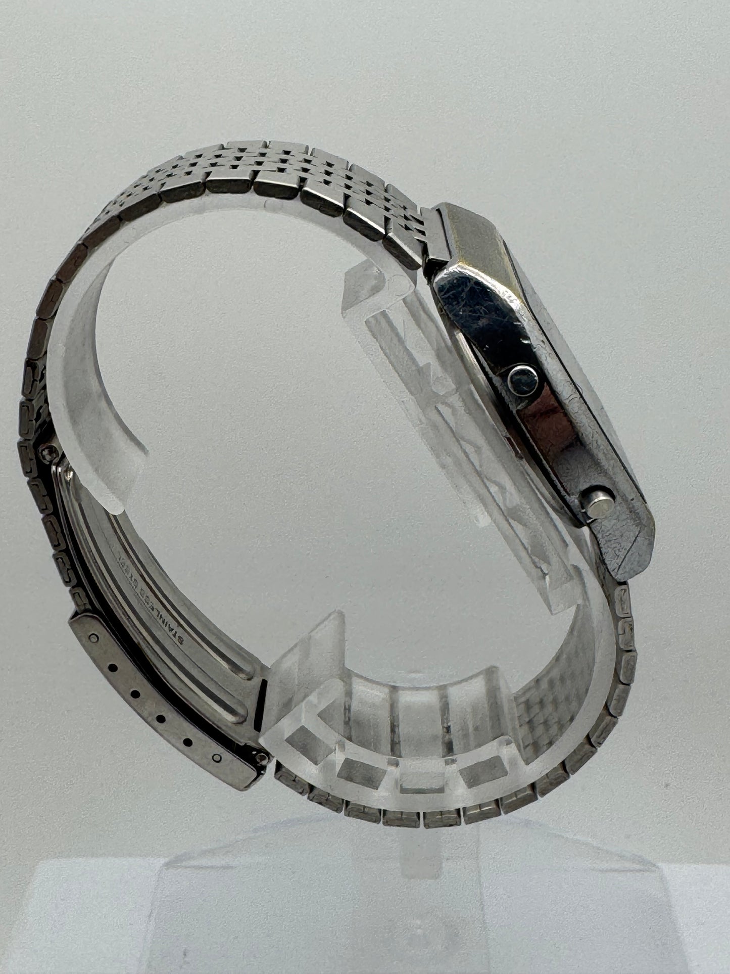 Seiko ALBA Alarm-Chronograph Y749-401A (April 1981)